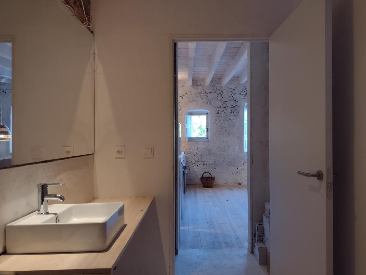 Can Tando Restored Catalan Old Barn To Enjoy Peaceful Rural Simplicity Sant Jordi Desvalls Exterior photo